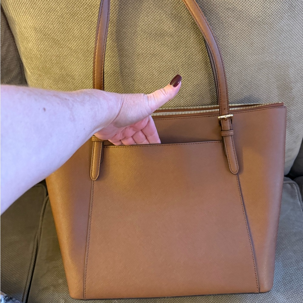 Michael Kors Brown Saffiano Leather Zip Tote – Gold Hardware - Picture 2 of 4
